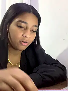 Crisschiavo online show from 11-25-25, 01:05