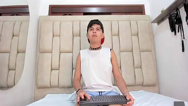 Felipe Cold online show from 12-23-25, 02:20