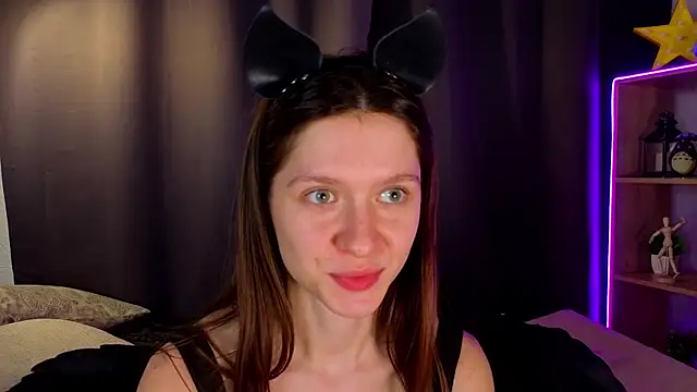 MinaMancilla online show from 09-10-25, 04:18