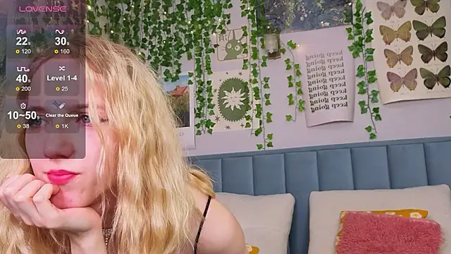 Snapshot of EmmaNovak chatting on 02-05-26, 11:48 EmmaNovak online show from 02-05-26, 11:48