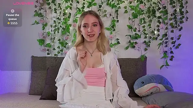 EmmaNovak online show from 03-28-26, 09:14