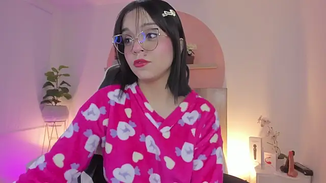 Clara Luu online show from 02-08-26, 02:59