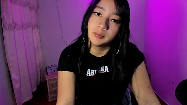 pretti scarlett online show from 11-18-25, 11:58