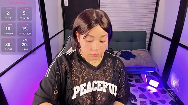 Snapshot of ThaliaBrooks_ chatting on 10-10-25, 04:22 ThaliaBrooks online show from 10-10-25, 04:22