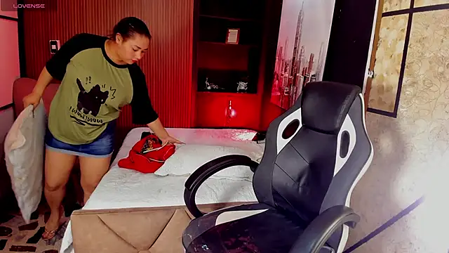 Snapshot of ThaliaBrooks_ chatting on 11-21-25, 04:33 ThaliaBrooks online show from 11-21-25, 04:33