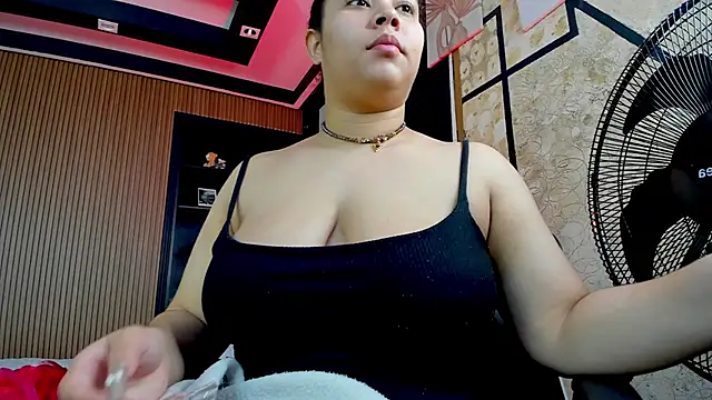 Snapshot of ThaliaBrooks_ chatting on 12-05-25, 04:43 ThaliaBrooks online show from 12-05-25, 04:43