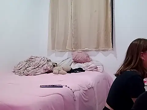 Snapshot of ssenxrt chatting on 09-14-25, 11:48 ssenxrt online show from 09-14-25, 11:48