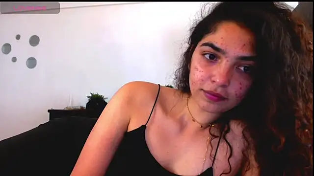 Snapshot of Ariagal chatting on 09-15-25, 06:41 Ariagal online show from 09-15-25, 06:41