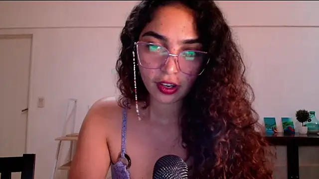 Snapshot of Ariagal chatting on 09-30-25, 09:53 Ariagal online show from 09-30-25, 09:53