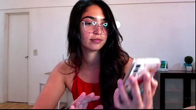 Snapshot of Ariagal chatting on 11-06-25, 06:31 Ariagal online show from 11-06-25, 06:31