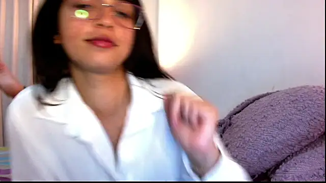 Snapshot of Ariagal chatting on 11-08-25, 12:33 Ariagal online show from 11-08-25, 12:33