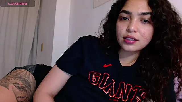 Snapshot of Ariagal chatting on 11-19-25, 11:16 Ariagal online show from 11-19-25, 11:16