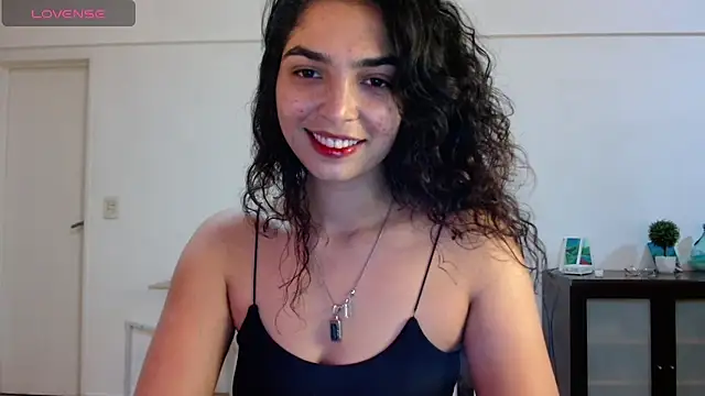 Snapshot of Ariagal chatting on 11-22-25, 09:47 Ariagal online show from 11-22-25, 09:47