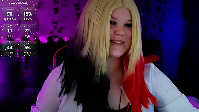 fillisfox  online show from 10-08-25, 04:04