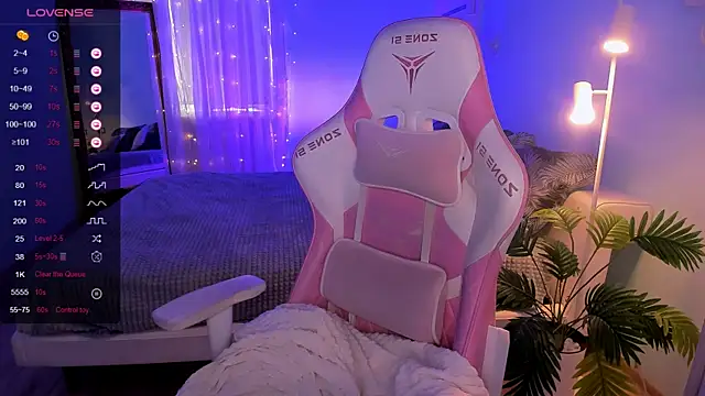 AnyaTaylor  online show from 04-11-26, 02:27