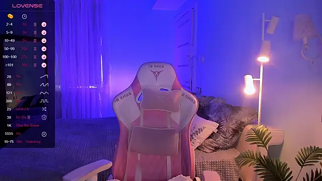 AnyaTaylor  online show from 04-11-26, 07:45