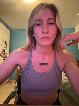 Snapshot of caritadeangellll chatting on 11-02-25, 01:08 caritadeangellll online show from 11-02-25, 01:08