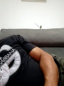 Snapshot of Binhocrs chatting on 11-24-25, 01:49 Binhocrs online show from 11-24-25, 01:49