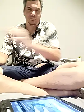 Snapshot of twitshe chatting on 01-10-26, 07:37 twitshe online show from 01-10-26, 07:37