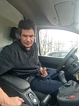 Snapshot of twitshe chatting on 02-18-26, 03:30 twitshe online show from 02-18-26, 03:30