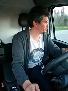 Snapshot of twitshe chatting on 02-24-26, 05:33 twitshe online show from 02-24-26, 05:33