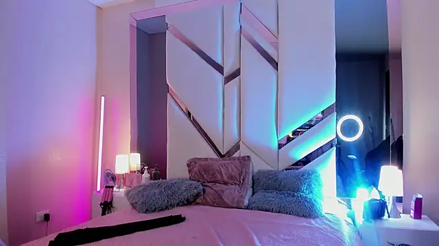 EmmaStonns online show from 03-11-26, 12:33