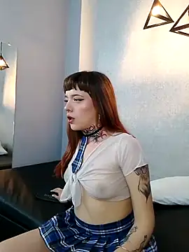 Snapshot of AnnyAndRoman chatting on 10-16-25, 05:58 AnnyAndRoman online show from 10-16-25, 05:58