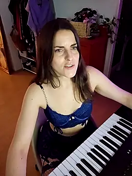 BelleFelicitas online show from 11-28-25, 06:10