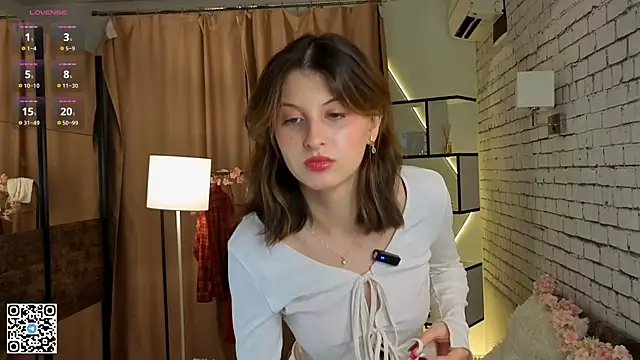 LorinaMaffitt online show from 10-12-25, 07:35