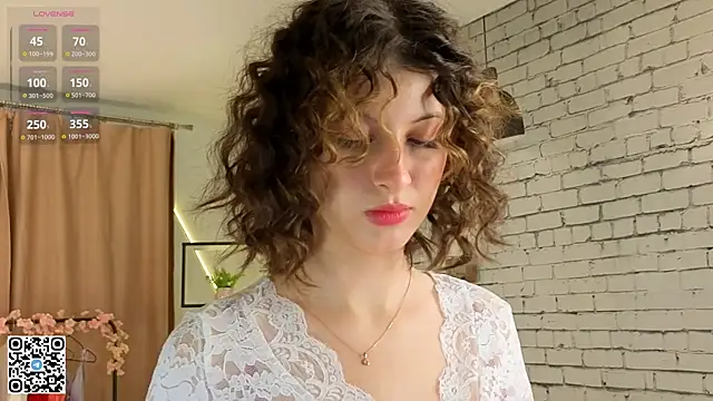 LorinaMaffitt online show from 10-15-25, 07:14