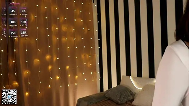 LorinaMaffitt online show from 11-20-25, 06:07