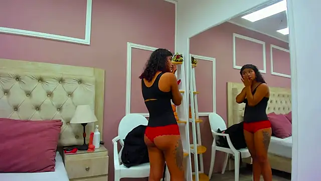 Snapshot of merlyaluna chatting on 09-12-25, 11:15 merlyaluna online show from 09-12-25, 11:15