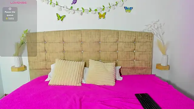 Electra  moon online show from 04-26-26, 06:16