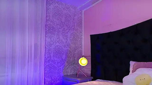 Hada Blue online show from 04-17-26, 08:01