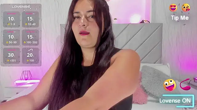 Victoria Guzman online show from 12-18-25, 04:24