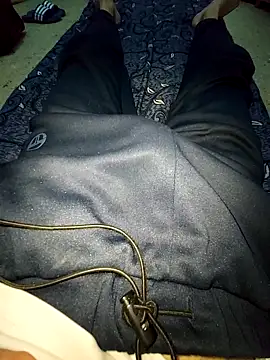 RaoufDz17cm online show from 10-27-25, 01:09