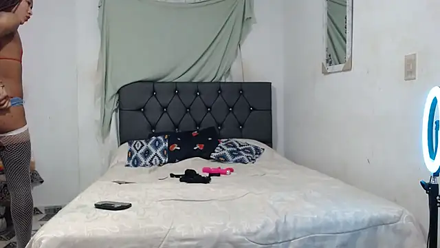 Snapshot of Angeliicaxx chatting on 09-26-25, 02:04 Angeliicaxx online show from 09-26-25, 02:04