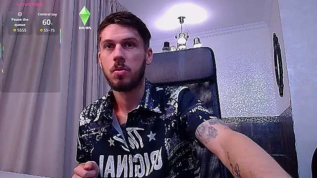 Snapshot of JonahShaw chatting on 09-11-25, 05:29 JonahShaw online show from 09-11-25, 05:29