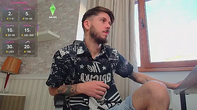 Snapshot of JonahShaw chatting on 09-15-25, 04:34 JonahShaw online show from 09-15-25, 04:34