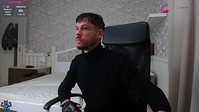 Snapshot of JonahShaw chatting on 10-08-25, 04:32 JonahShaw online show from 10-08-25, 04:32