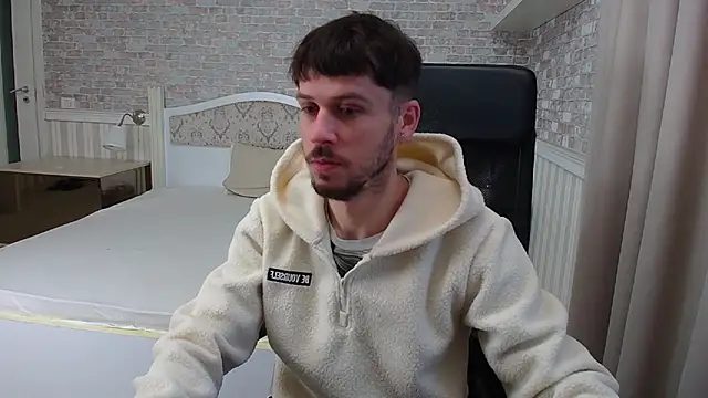 Snapshot of JonahShaw chatting on 10-10-25, 04:33 JonahShaw online show from 10-10-25, 04:33