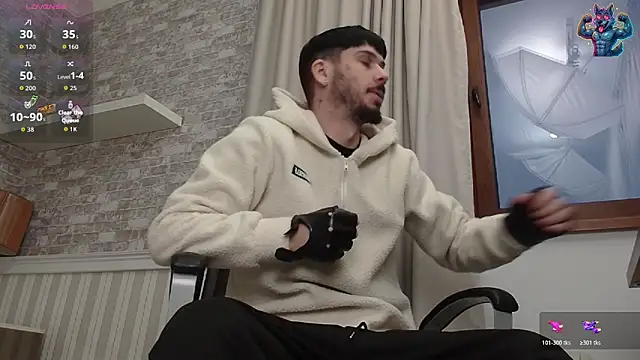 Snapshot of JonahShaw chatting on 10-20-25, 04:24 JonahShaw online show from 10-20-25, 04:24