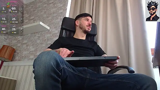 Snapshot of JonahShaw chatting on 10-31-25, 09:10 JonahShaw online show from 10-31-25, 09:10