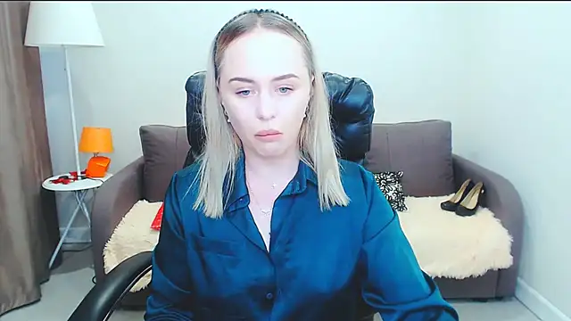 LiluMoon   online show from 07-08-26, 04:33