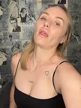 LiluMoon   online show from 07-15-26, 06:46