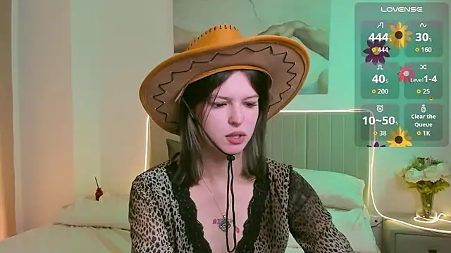 Lisa Blossom online show from 10-08-25, 06:11