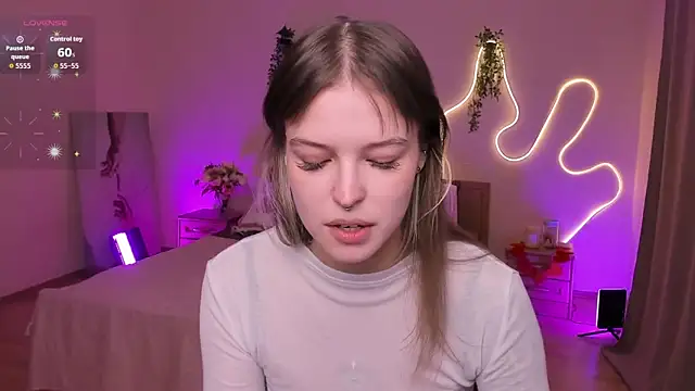 Lisa Blossom online show from 04-13-26, 06:08