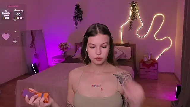 Lisa Blossom online show from 05-20-26, 06:08