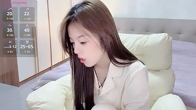 T-LL77- online show from 10-08-25, 06:16