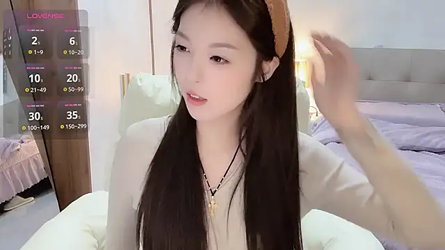 T-LL77- online show from 11-12-25, 04:07